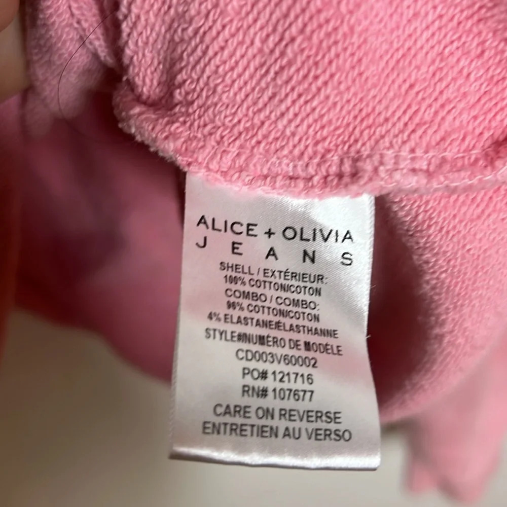 Alice + Olivia Nikki Cropped Hoodie Sweatshirt Pink Raw Hem Pullover L - Picture 10 of 12
